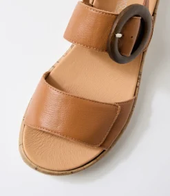 Women SUPERSOFT Comfort|Flats-Dakotas Dark Tan Leather Sandals