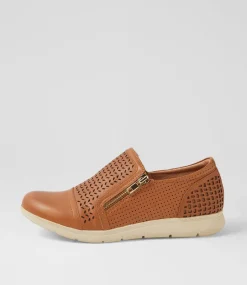 Women SUPERSOFT Flats-Dallias Dark Tan Leather Flat Shoes