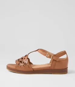 Women SUPERSOFT Comfort|Flats-Fan Dark Tan Leather Sandals