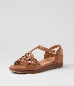 Women SUPERSOFT Comfort|Flats-Fan Dark Tan Leather Sandals
