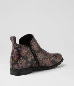 Women I LOVE BILLY Boots-Fanda Black Floral Chelsea Boots