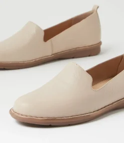 Women SUPERSOFT Comfort|Loafers-Frutie Almond Leather Loafers