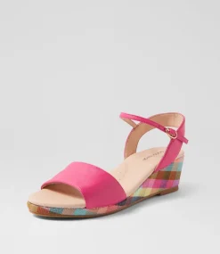 Women DIANA FERRARI Heels-Harissyn Fuchsia Picnic Print Leather Sandals