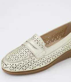 Women SUPERSOFT Comfort|Flats-Panie Platinum Leather Flat Shoes