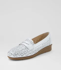 Women SUPERSOFT Flats-Panie Silver Leather Flat Shoes