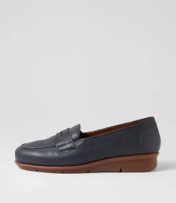 Women SUPERSOFT Flats|Comfort-Punis Navy Gum Sole Leather Loafers