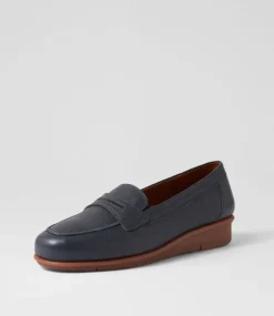 Women SUPERSOFT Flats|Comfort-Punis Navy Gum Sole Leather Loafers