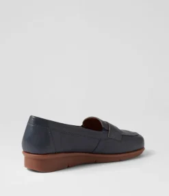Women SUPERSOFT Flats|Comfort-Punis Navy Gum Sole Leather Loafers