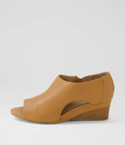 Women SUPERSOFT Comfort|Wedges-Shai Dark Tan Leather Sandals